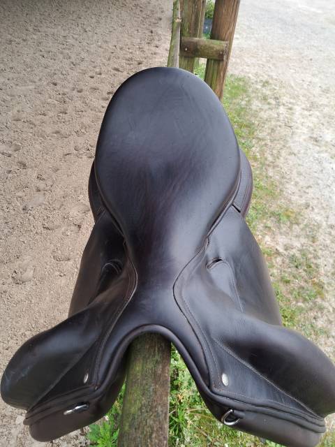 Sella da dressage Childeric  18" - 2021
