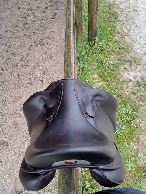 Sella da dressage Childeric  18" - 2021