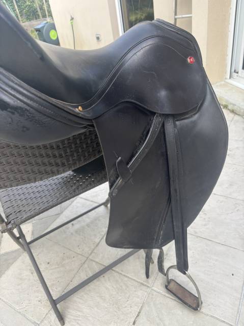 Sella da dressage Albion  17.5" - 2020