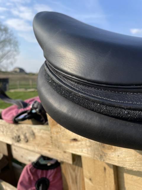 Sella da salto ostacoli Forestier  17.5" - 2025