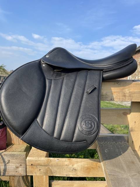 Sella da salto ostacoli Forestier  17.5" - 2025