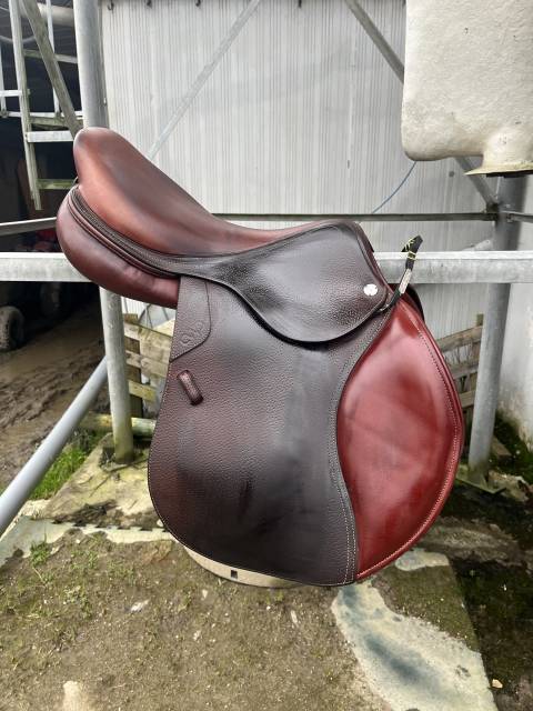 Sella da salto ostacoli CWD  17.5" - 2022