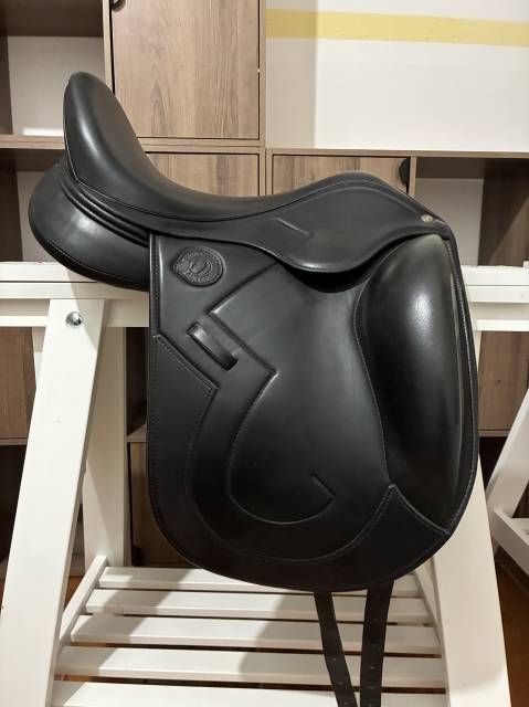 Sella da dressage Antar&egrave;s  17" - 2021