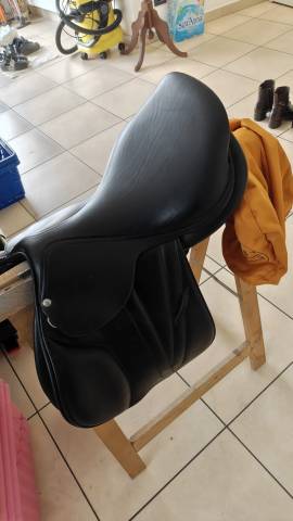 BUTET Gold &mdash; Sella da Salto Doppiata Medio-profonda 17"