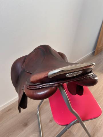 Sella da salto ostacoli Stubben  17" - 2018