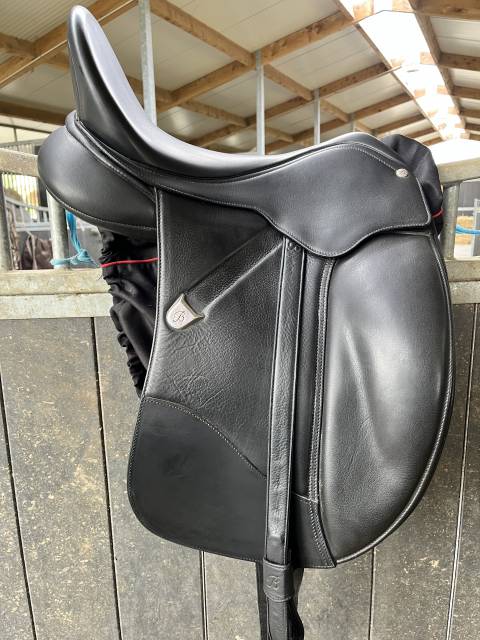 Sella da dressage Bates  17" - 2019