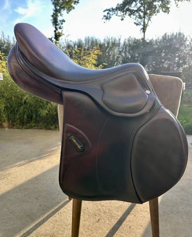 Sella da salto ostacoli Amerigo  17.5" - 2017