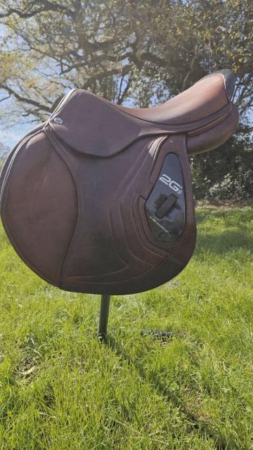 Sella da salto ostacoli CWD  17.5" - 2022