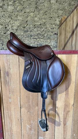 Sella da salto ostacoli CWD  17" - 2021