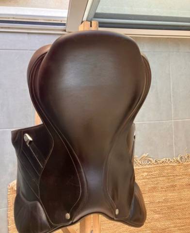 Sella da salto ostacoli Bates  17.5" - 2021