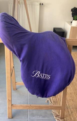 Sella da salto ostacoli Bates  17.5" - 2021