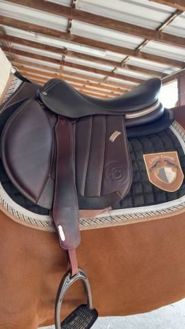 Sella da salto ostacoli Forestier  17.5" - 2025