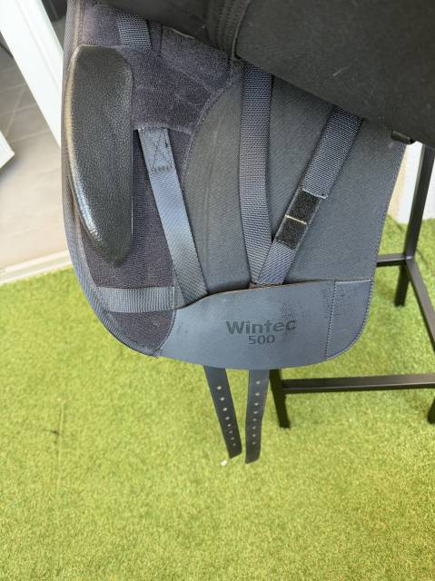 Sella da dressage Wintec  17.5" - 2024