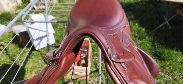 Altra sella Devoucoux  17" - 2024