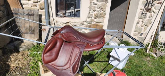 Altra sella Devoucoux  17" - 2024