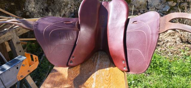 Altra sella Devoucoux  17" - 2024