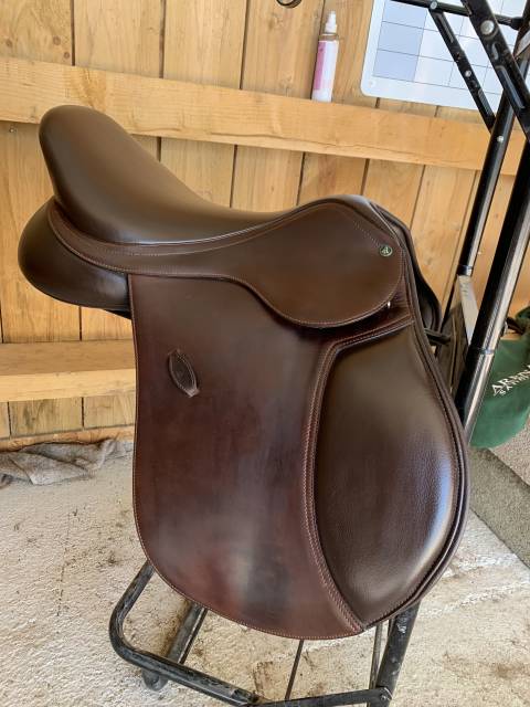 Altra sella Arena Haut garrot mixte  17" - 2025