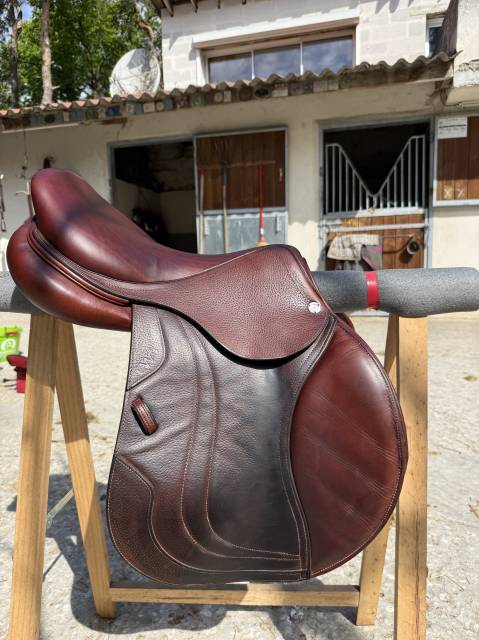 Sella da salto ostacoli CWD  17" - 2021