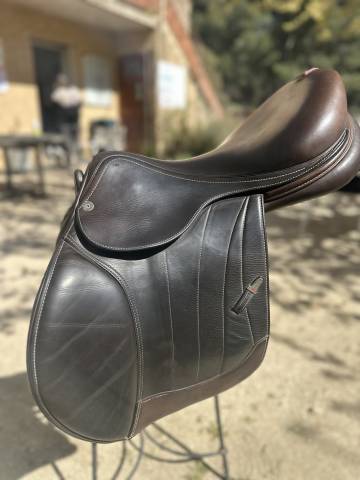 Sella da salto ostacoli Equipe  17.5" - 2022