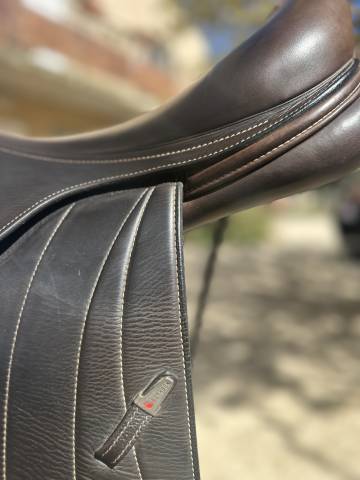 Sella da salto ostacoli Equipe  17.5" - 2022