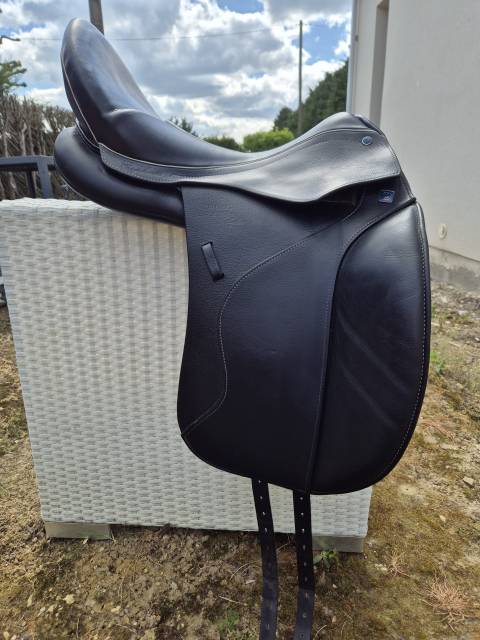Sella da dressage Stubben  18" - 2017