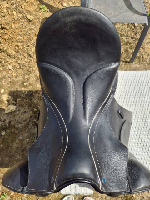 Sella da dressage Stubben  18" - 2017