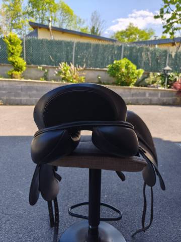 Sella da dressage Albion  17.5" - 2023