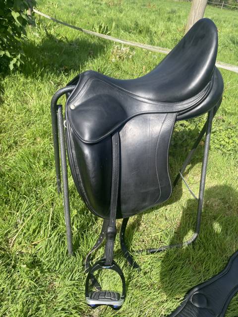 Sella da dressage Childeric  17.5" - 2018