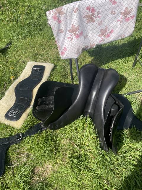 Sella da salto ostacoli Equipe  17.5" - 2016