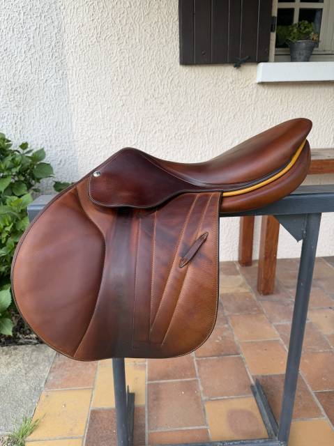 Sella da salto ostacoli Butet  17.5" - 2017