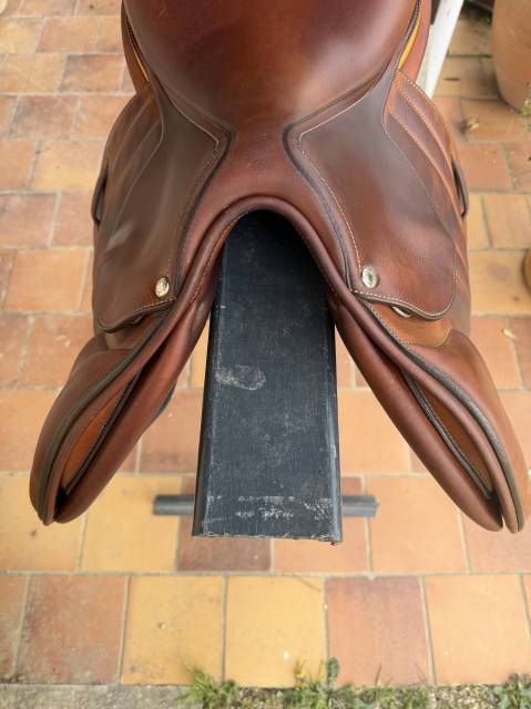 Sella da salto ostacoli Butet  17.5" - 2017