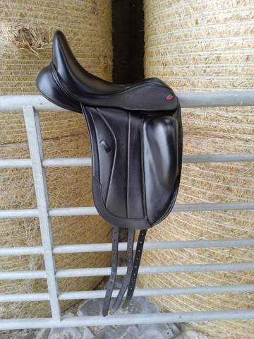 Sella da dressage KENT & MASTERS Dressage Comp&eacute;tition 17" - 2024