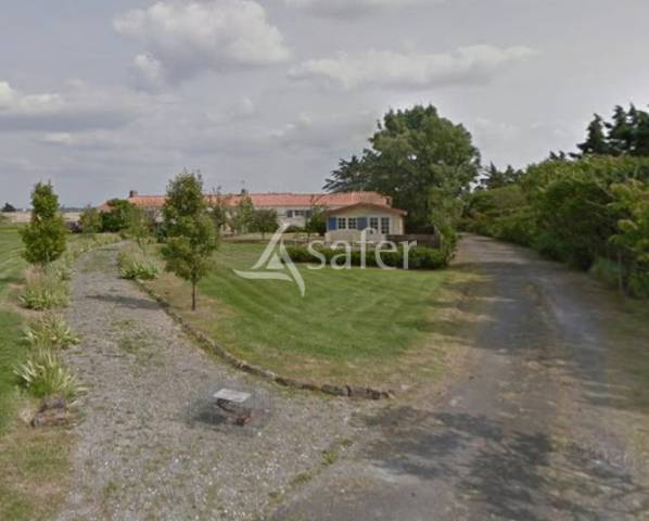 Propriet&agrave; equestre In vendita Vend&eacute;e