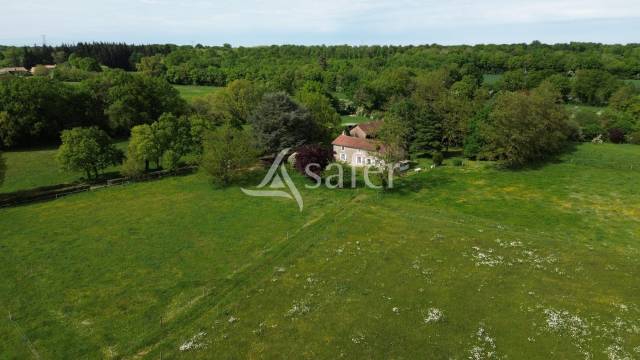 Propriet&agrave; equestre In vendita Deux-S&egrave;vres