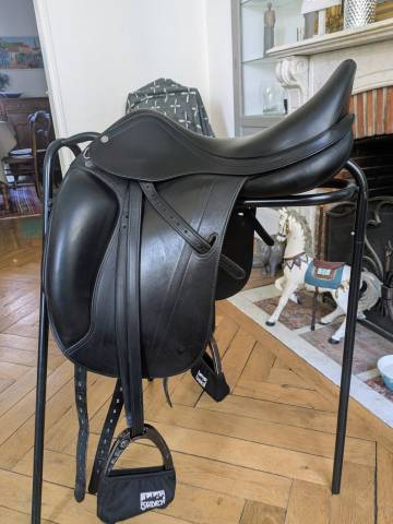 Sella da dressage Equipe  17.5" - 2024
