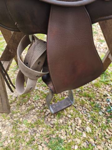 Sella western Barefoot   18" - 2017