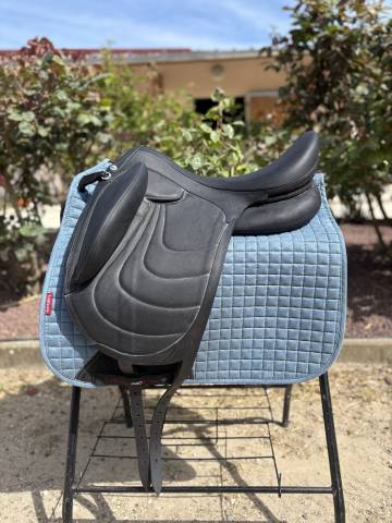 Sella da dressage Devoucoux  18.5" - 2024