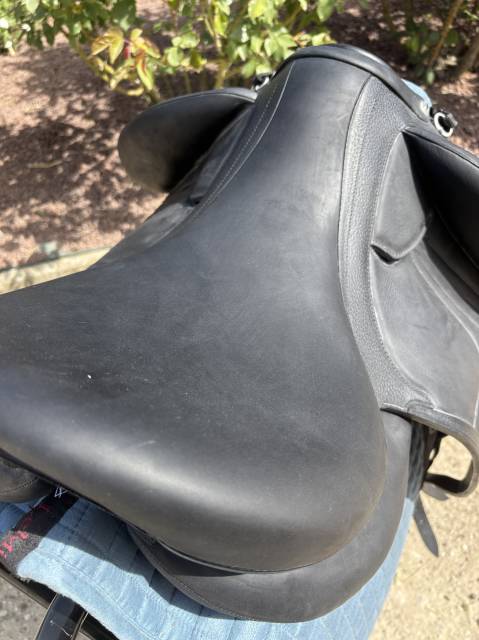 Sella da dressage Devoucoux  18.5" - 2024