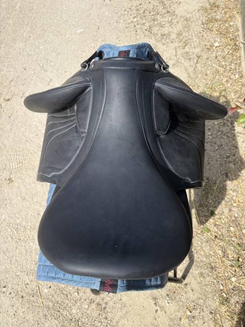 Sella da dressage Devoucoux  18.5" - 2024