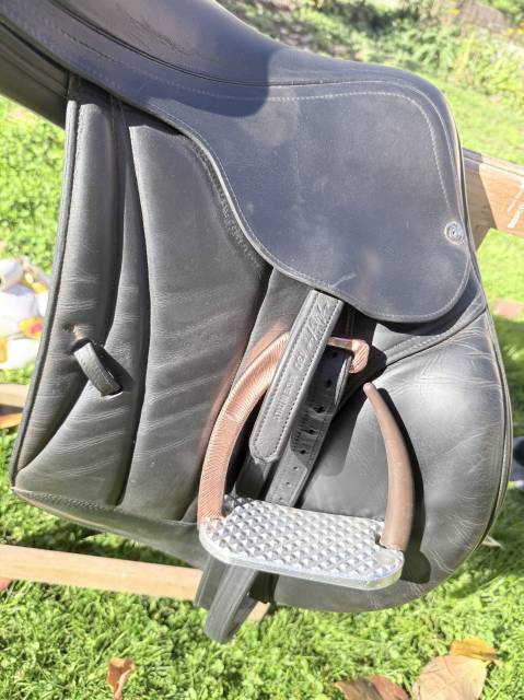 Sella equipe carbon ek-26