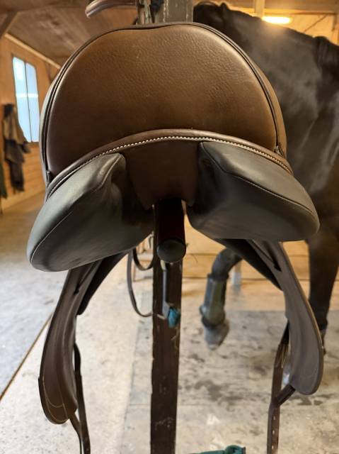 Sella da dressage Forestier  18" - 2025