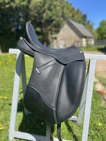 Sella da dressage Wintec  17" - 2020
