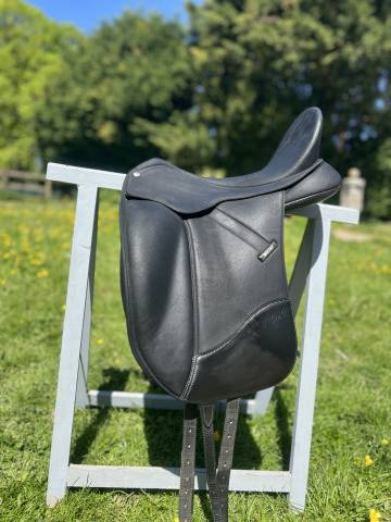 Sella da dressage Wintec  17" - 2020