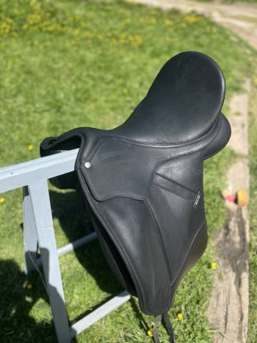 Sella da dressage Wintec  17" - 2020
