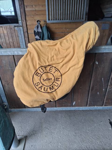 Sella da salto ostacoli   16.5" - 2015