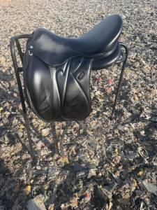 Sella da dressage Devoucoux  18