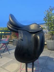 Sella da dressage CWD  17.5