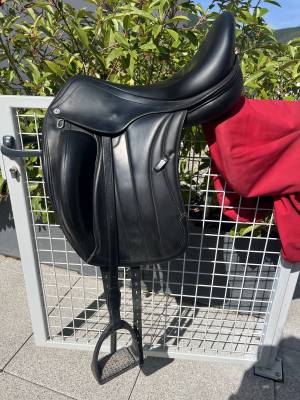 Sella da dressage Equipe  17.5