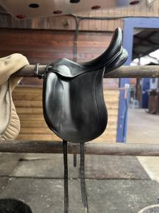 Sella da dressage Childeric  17.5