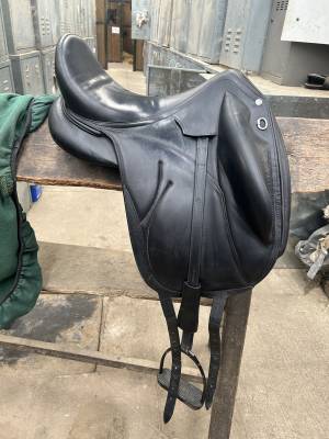 Sella da dressage Devoucoux  17.5